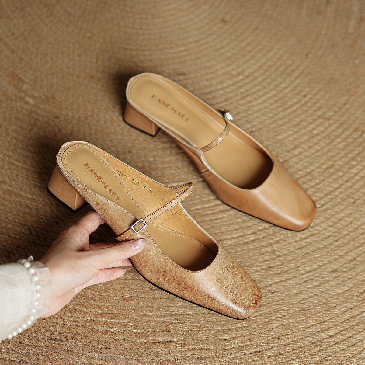 Meyra | Leather Mules